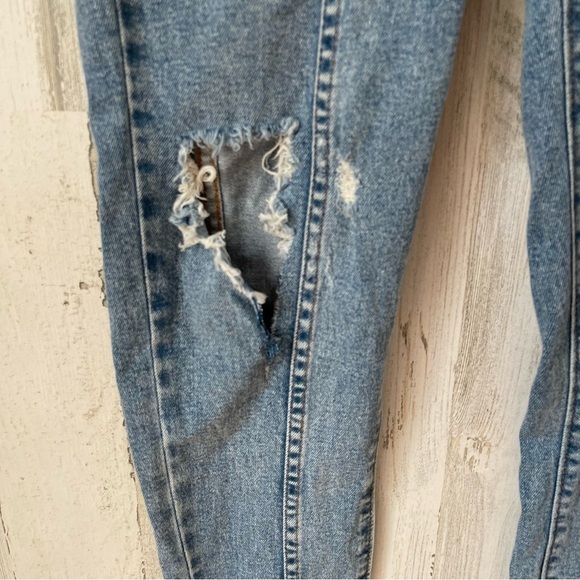 Revice French Kiss Distressed Skinny Jeans Size 26 - Picture 6 of 12